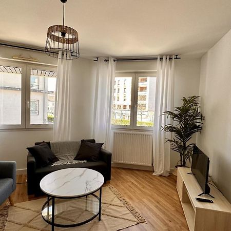 Villeurbanne • T2 Fraternite • Hostisy 外观 照片