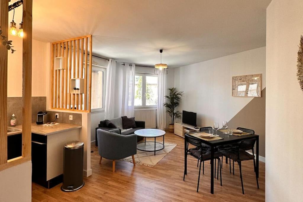 Villeurbanne • T2 Fraternite • Hostisy 外观 照片